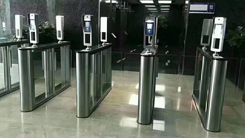 人臉識別、人證合一。   中科易達人臉識別門禁系統|訪客機|考勤機